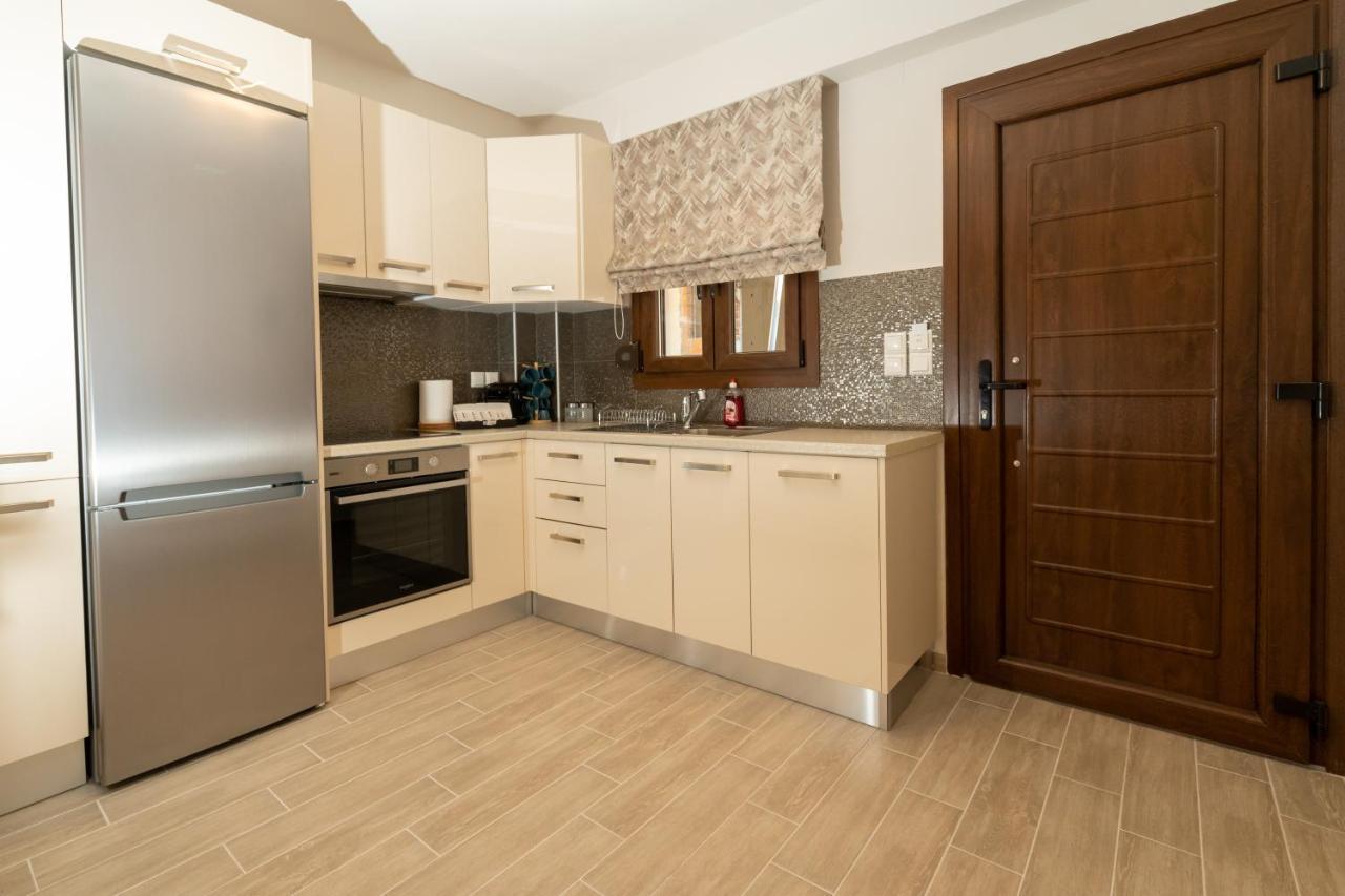 Comfy & Stylish Apt In Ioannina Apartment Ngoại thất bức ảnh
