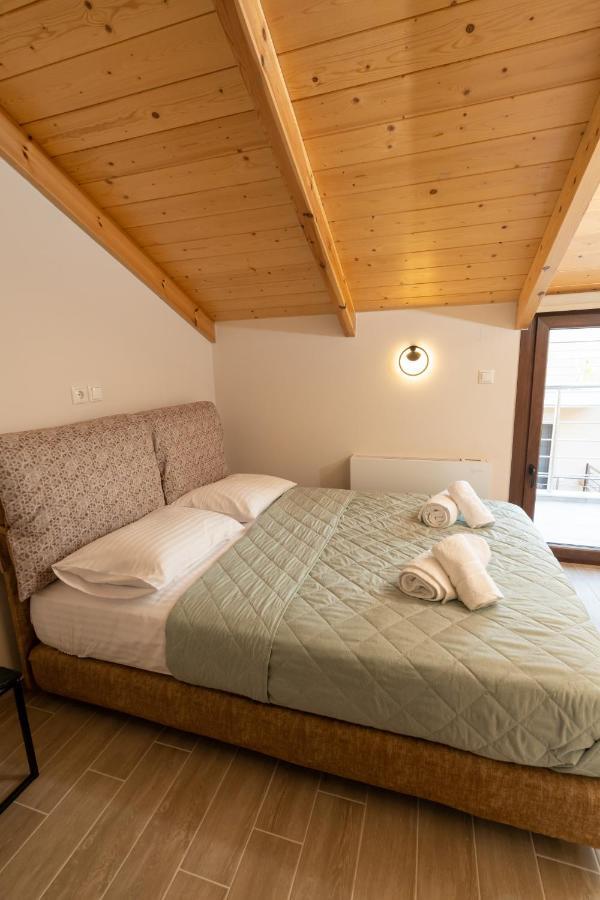Comfy & Stylish Apt In Ioannina Apartment Ngoại thất bức ảnh