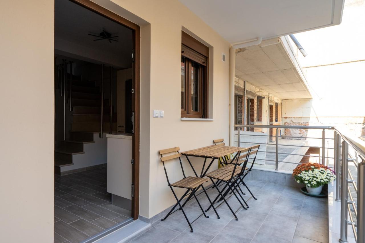 Comfy & Stylish Apt In Ioannina Apartment Ngoại thất bức ảnh