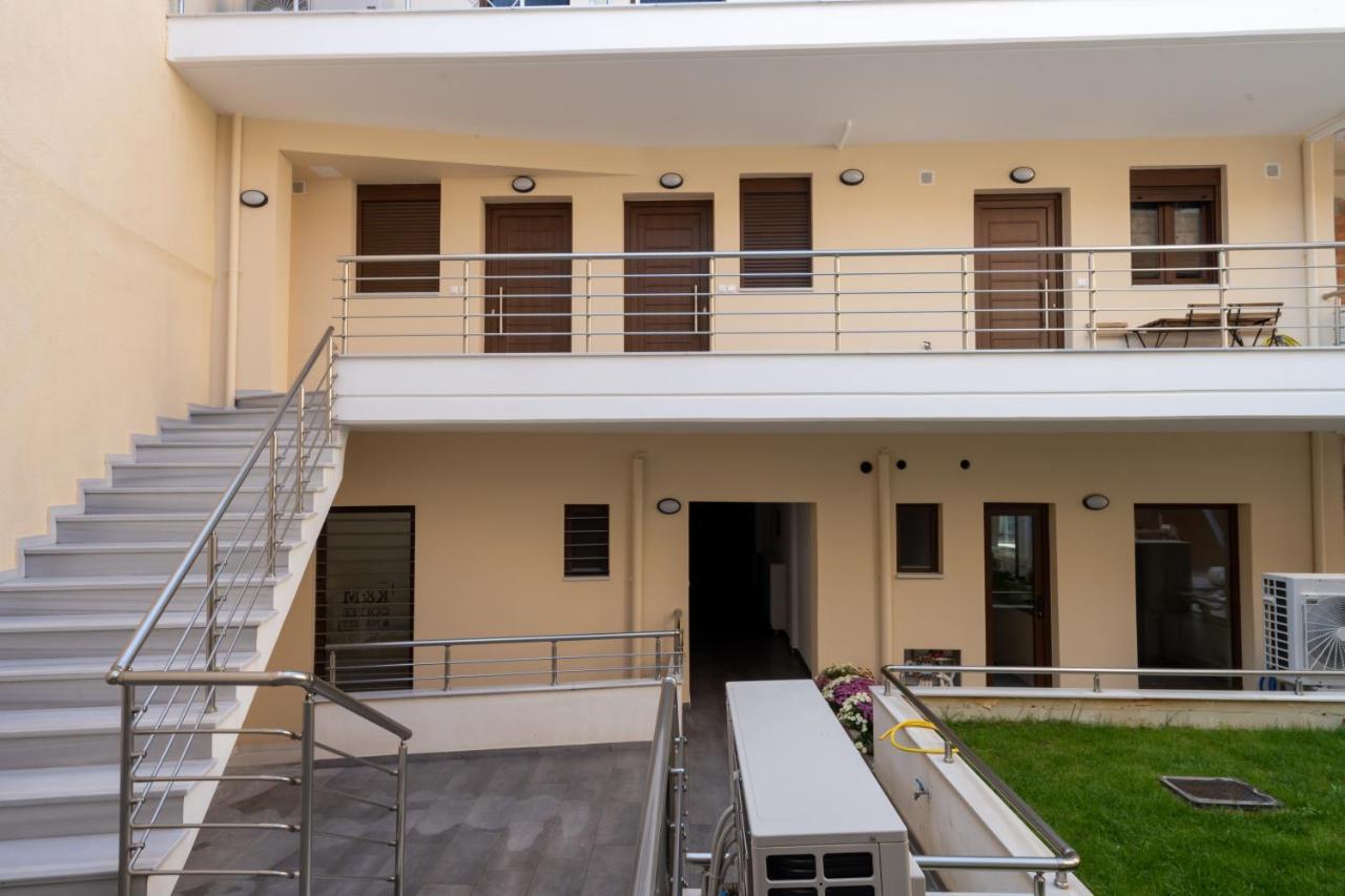 Comfy & Stylish Apt In Ioannina Apartment Ngoại thất bức ảnh